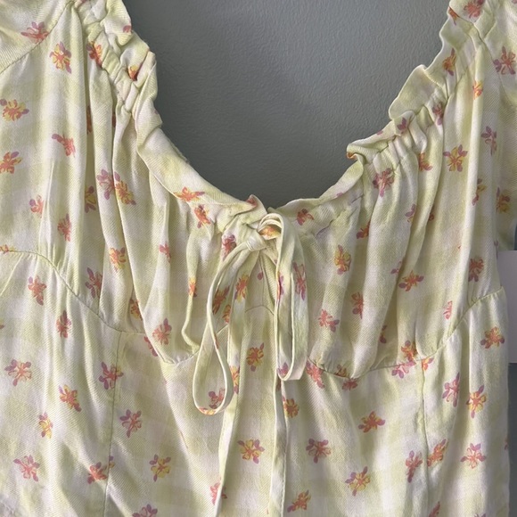 NWT Plaid & Floral Top - Picture 4 of 5